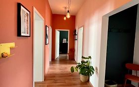 Atelier Noé ROSÉ- Kunstvoll Wohnen - Wunderbares Frühstück möglich - Ruhig und nah am Zentrum -